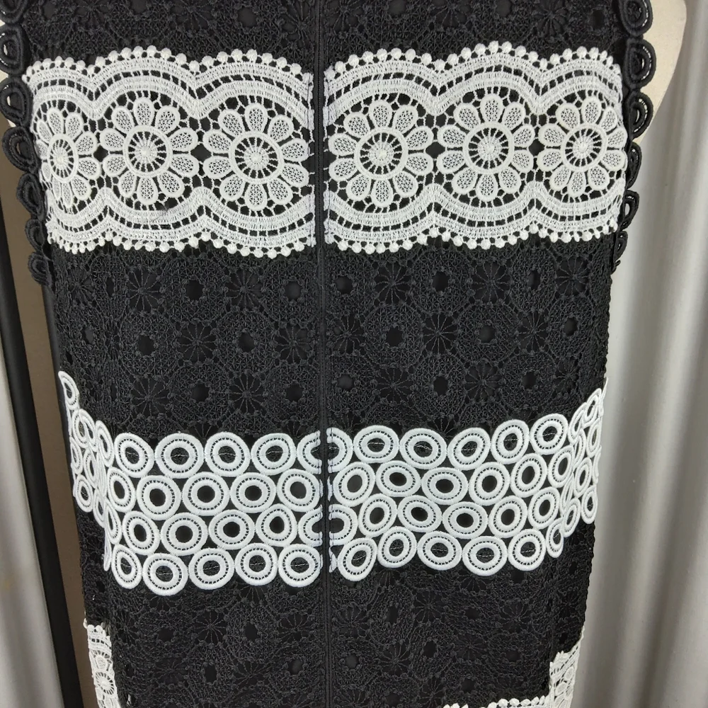 Kate Spade New York, Floral Dot Lace Shift Dress, Jewel Neck, Women's Size 6 B/W
